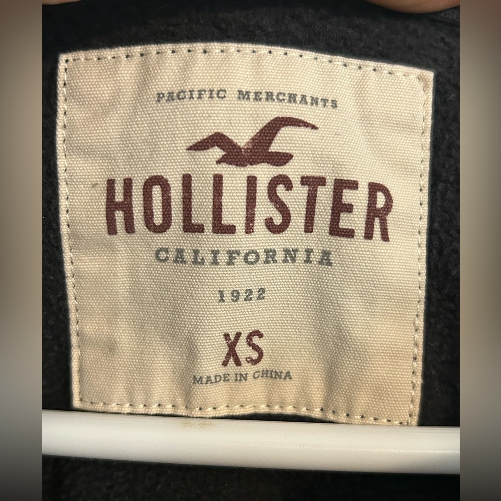 Hollister | Black Hoodie with Logo Patch | Size XS - Picture 4 of 7